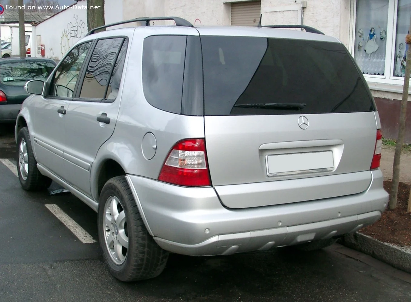Mercedes-Benz M-class AMG ML 55 V8 (347 Hp) 4MATIC 5G-TRONIC2001 - 2005 thumbnail 8