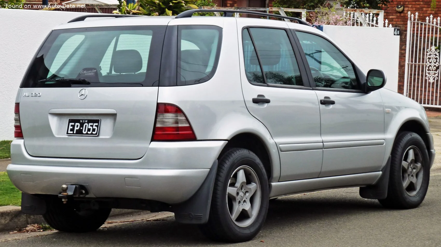 Mercedes-Benz M-class AMG ML 55 V8 (347 Hp) 4MATIC 5G-TRONIC1999 - 2001 thumbnail 2
