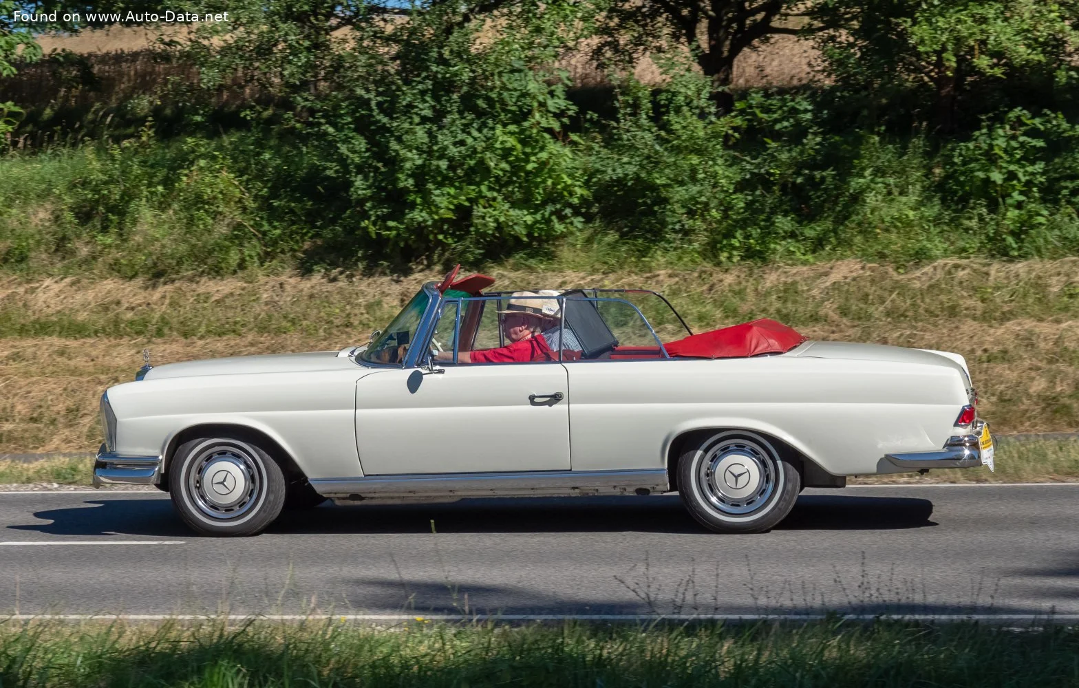 Mercedes-Benz Ponton 220 SE (115 Hp)1958 - 1959 thumbnail 7