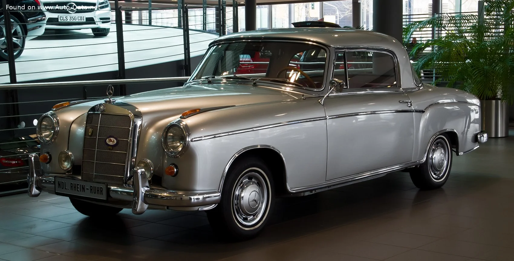 Mercedes-Benz Ponton 220 SE (115 Hp)1958 - 1959 thumbnail 3