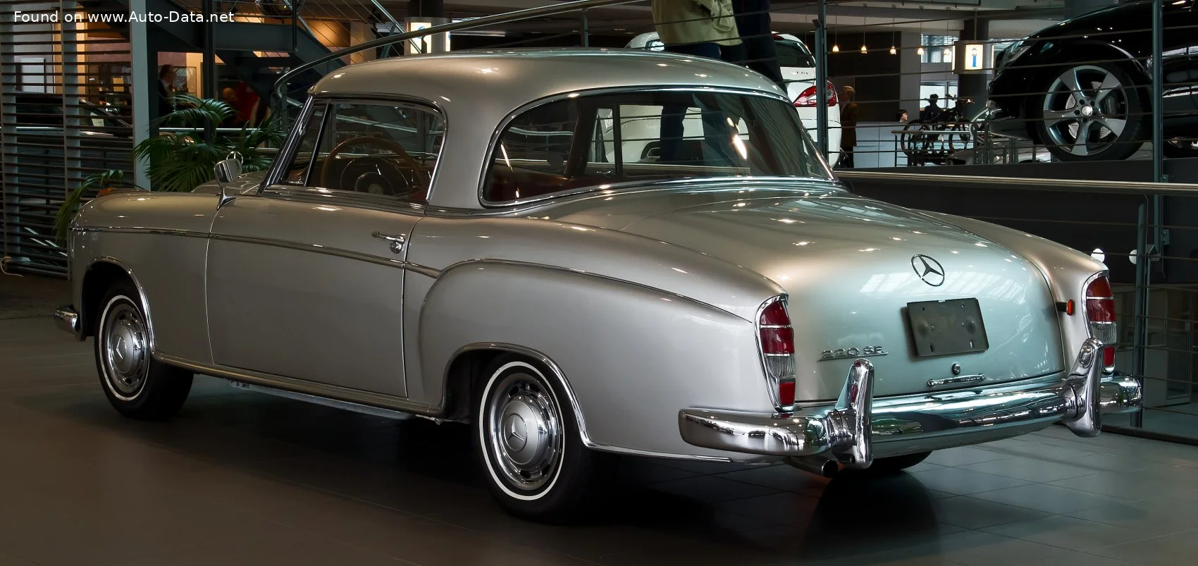 Mercedes-Benz Ponton 220 SE (115 Hp)1958 - 1959 thumbnail 4