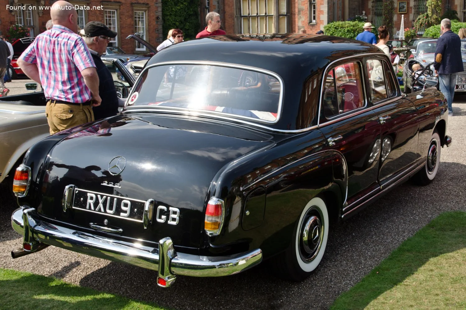 Mercedes-Benz Ponton 220 SE (115 Hp)1958 - 1959 thumbnail 2