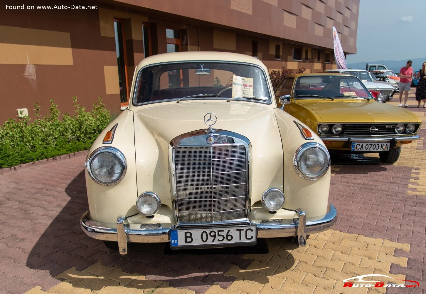 Mercedes-Benz Ponton 220 S (100 Hp)1956 - 1957 thumbnail 2