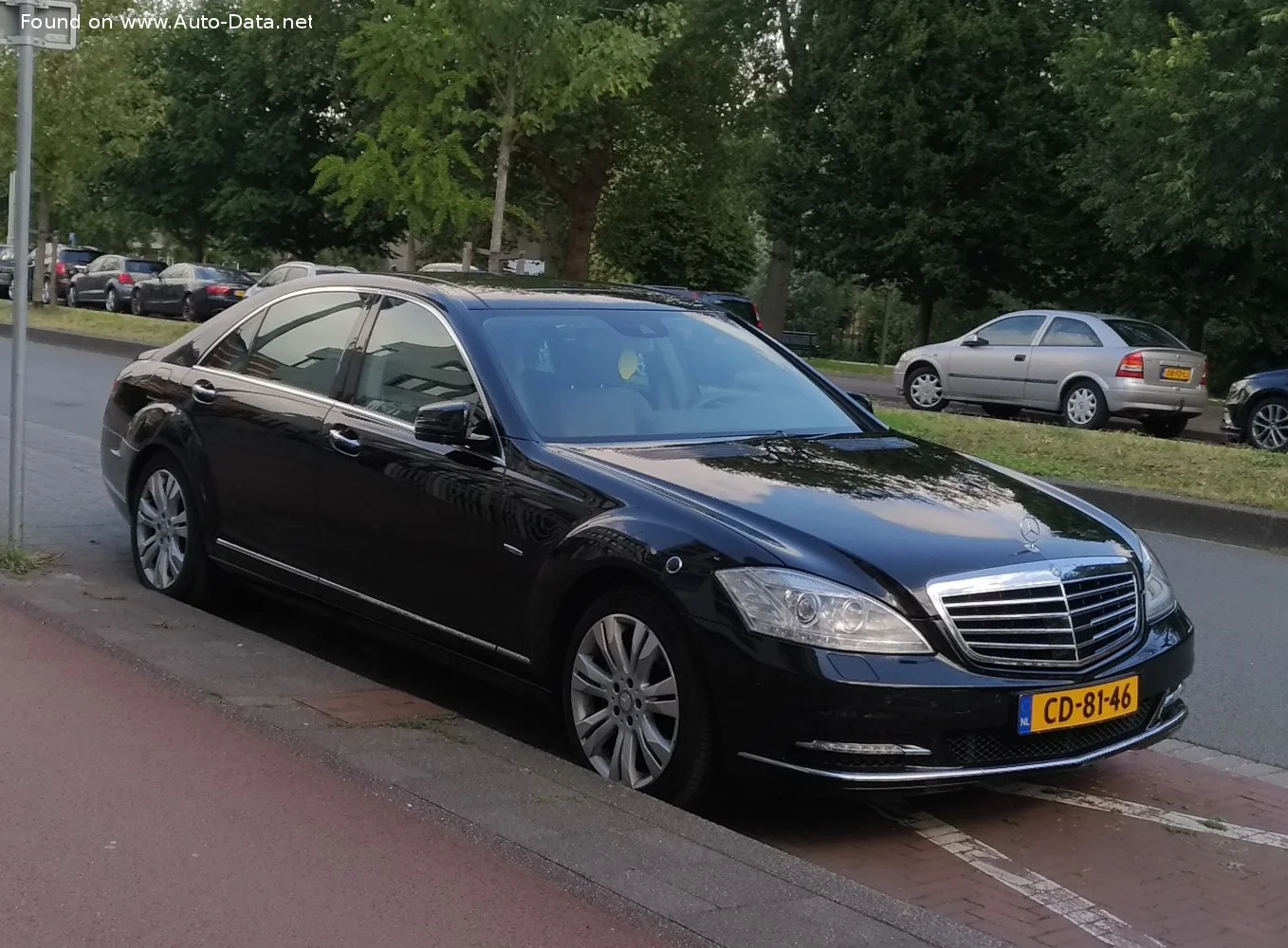 Mercedes-Benz S-class AMG S 63 V8 (525 Hp) AMG SPEEDSHIFT 7G-TRONIC2009 - 2010 thumbnail 13