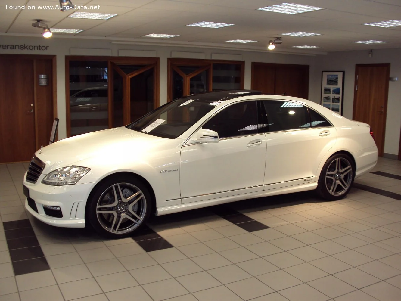 Mercedes-Benz S-class AMG S 63 V8 (525 Hp) AMG SPEEDSHIFT 7G-TRONIC2009 - 2010 thumbnail 13