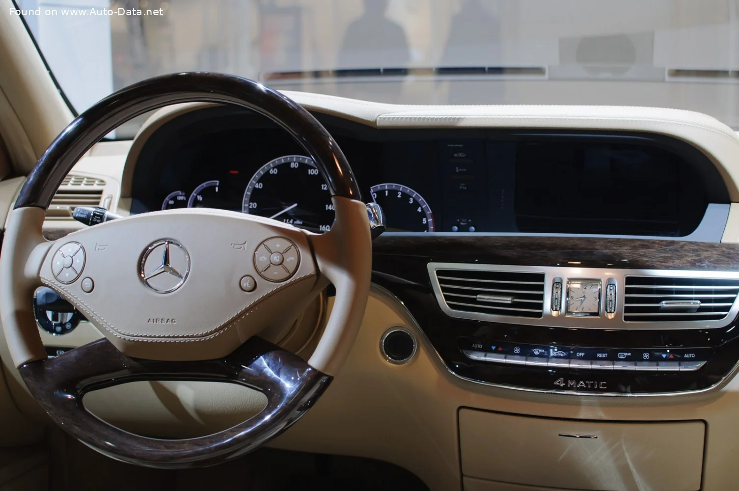 Mercedes-Benz S-class AMG S 63 V8 (525 Hp) AMG SPEEDSHIFT 7G-TRONIC2009 - 2010 thumbnail 15