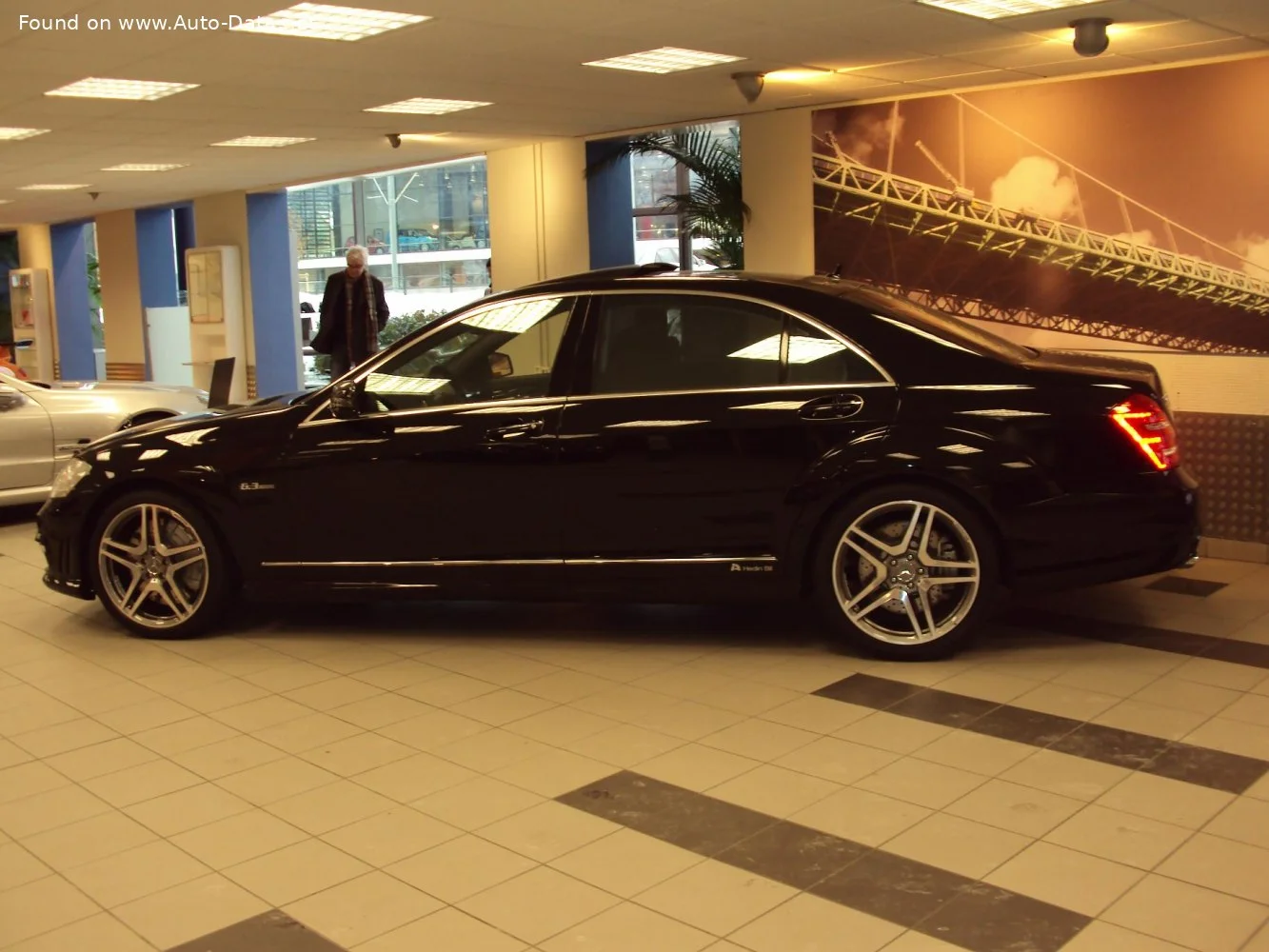 Mercedes-Benz S-class AMG S 63 V8 (525 Hp) AMG SPEEDSHIFT 7G-TRONIC2009 - 2010 thumbnail 17