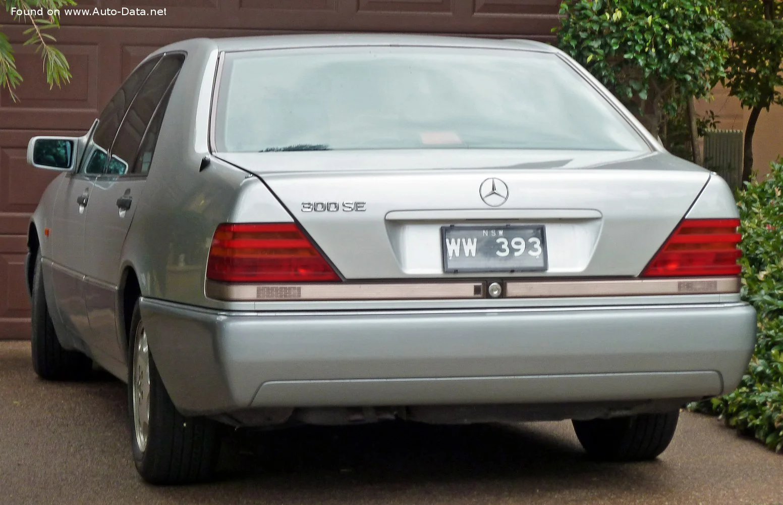 Mercedes-Benz S-class 300 SE (231 Hp)1991 - 1993 thumbnail 2