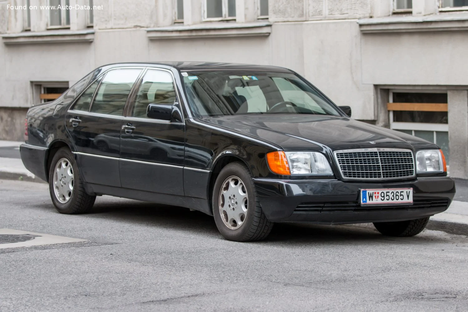 Mercedes-Benz S-class 300 SE (231 Hp)1991 - 1993 thumbnail 9