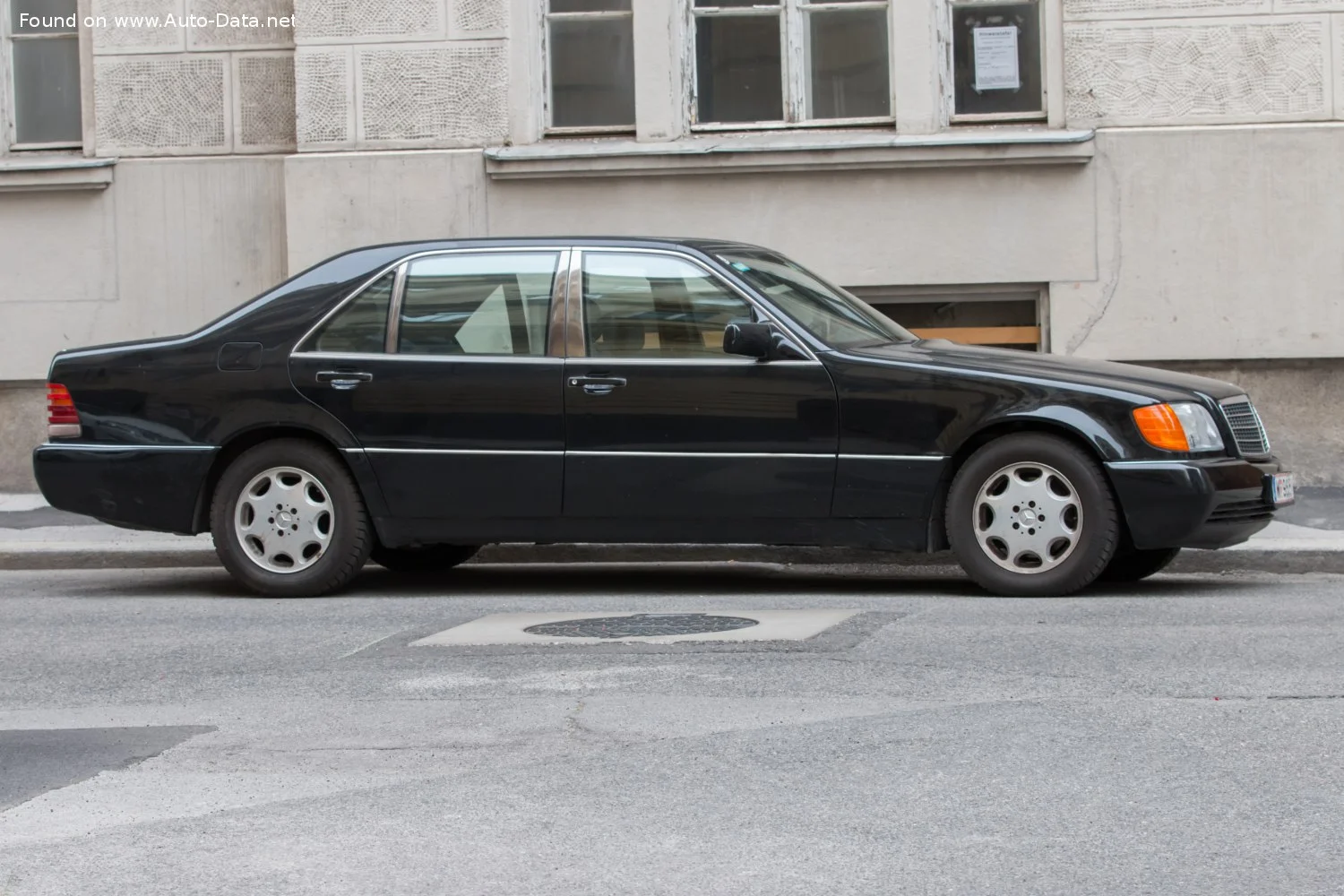Mercedes-Benz S-class 300 SE (231 Hp)1991 - 1993 thumbnail 10
