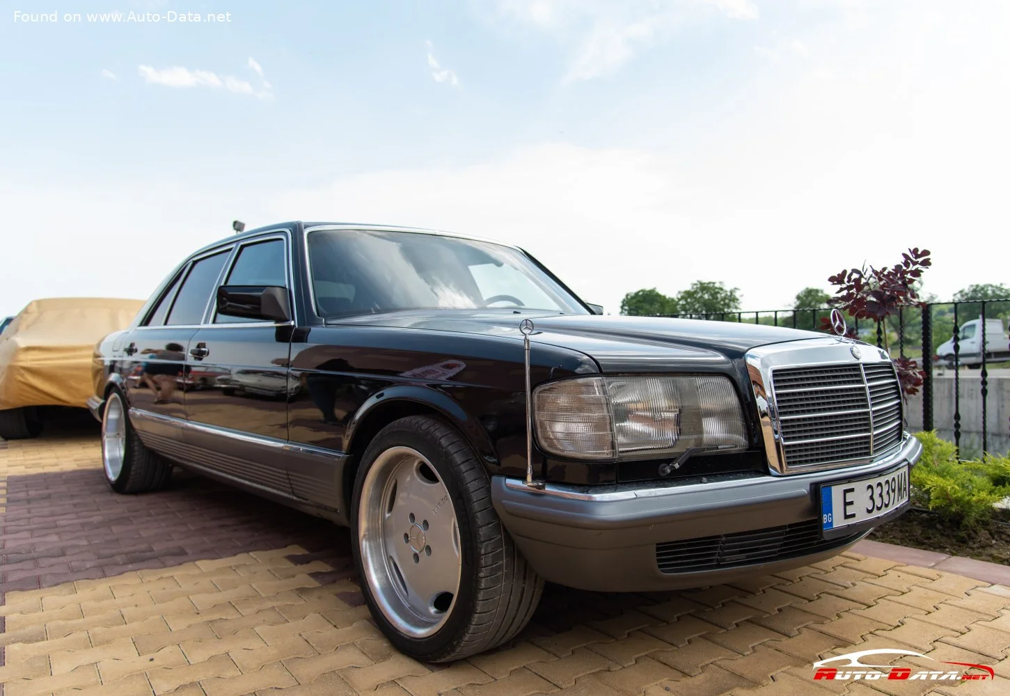 Mercedes-Benz S-class 280 SEL (185 Hp)1979 - 1985 thumbnail 4