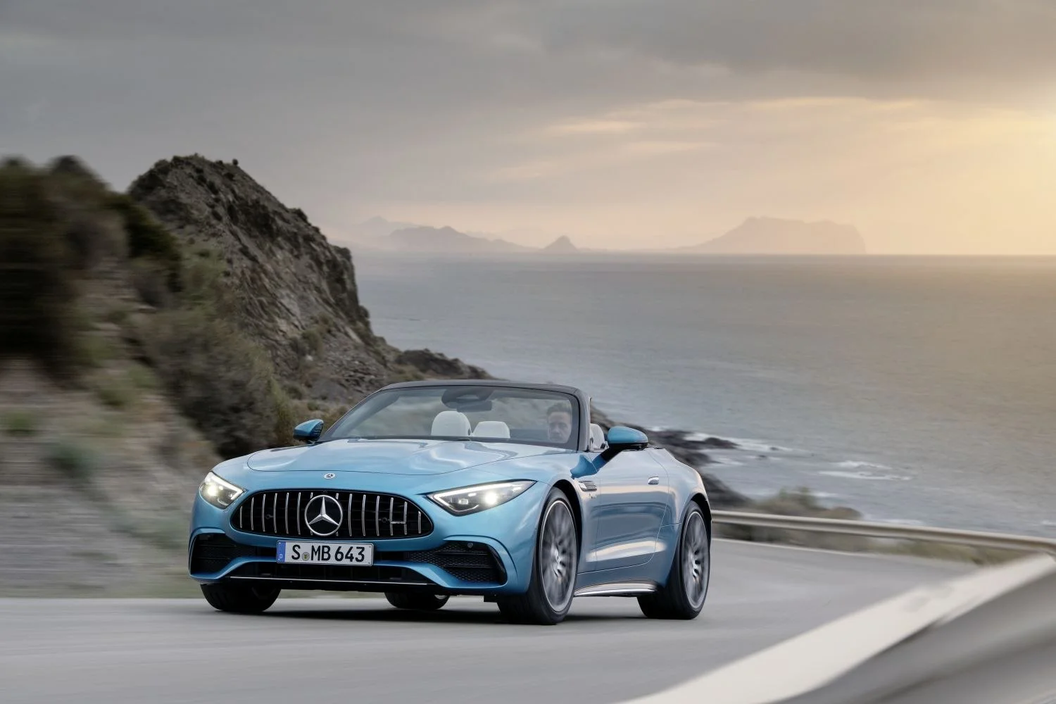 Mercedes-Benz SL AMG SL 43 (381 Hp) EQ Boost AMG SPEEDSHIFT MCT 9G2022 - 2024 thumbnail 5