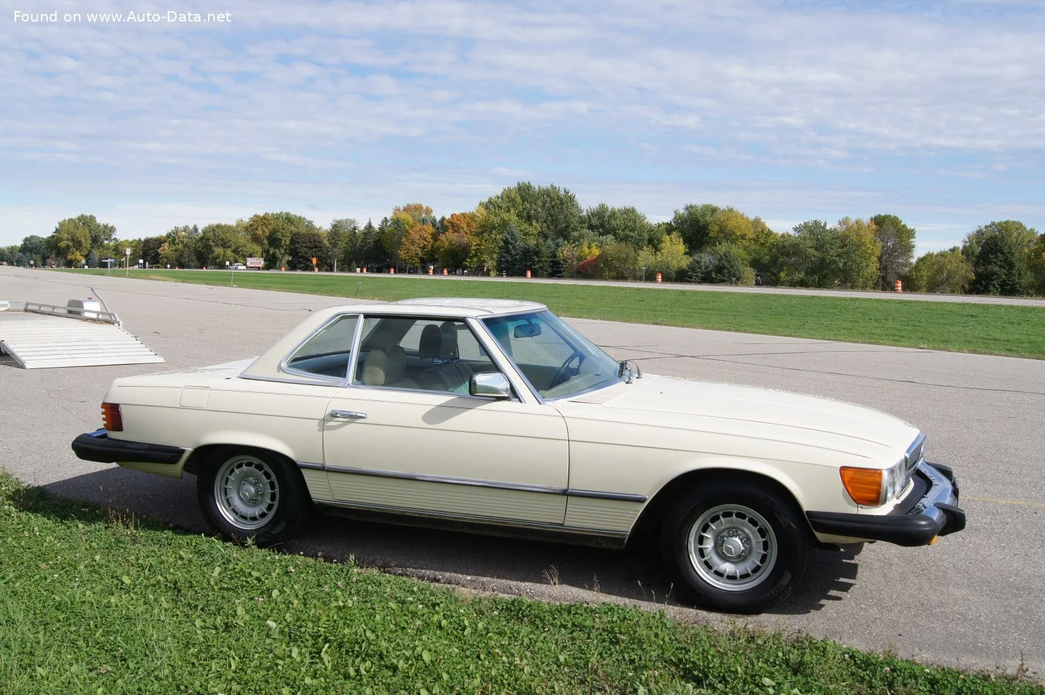 Mercedes-Benz SL 280 SL (177 Hp)1976 - 1978 thumbnail 17
