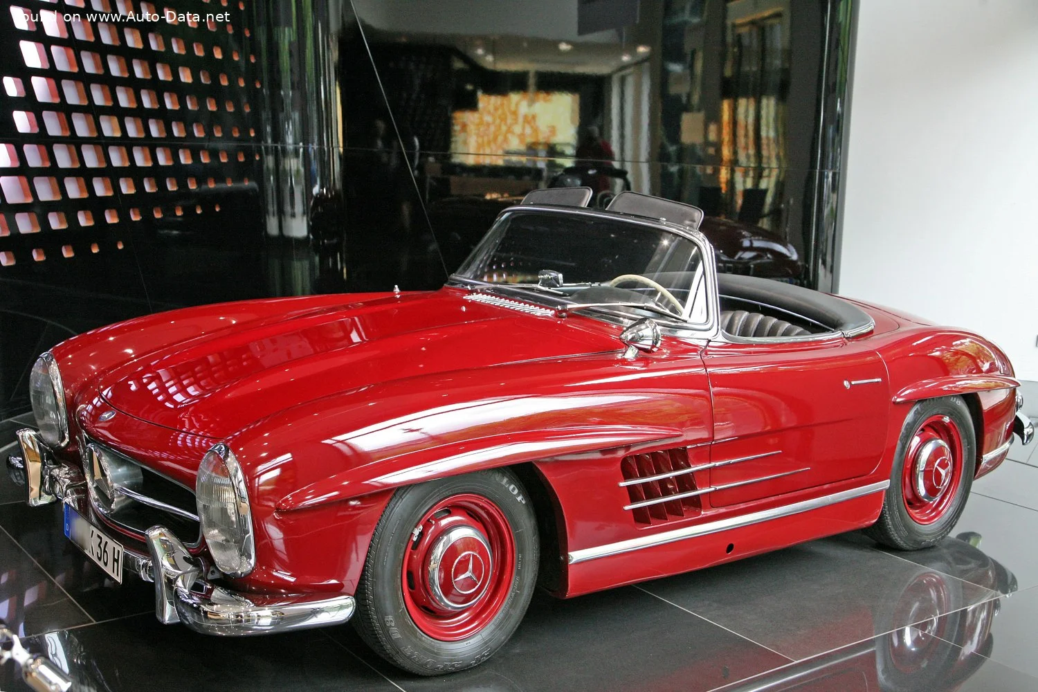 Mercedes-Benz SL 300 SL (215 Hp)1957 - 1963 thumbnail 4