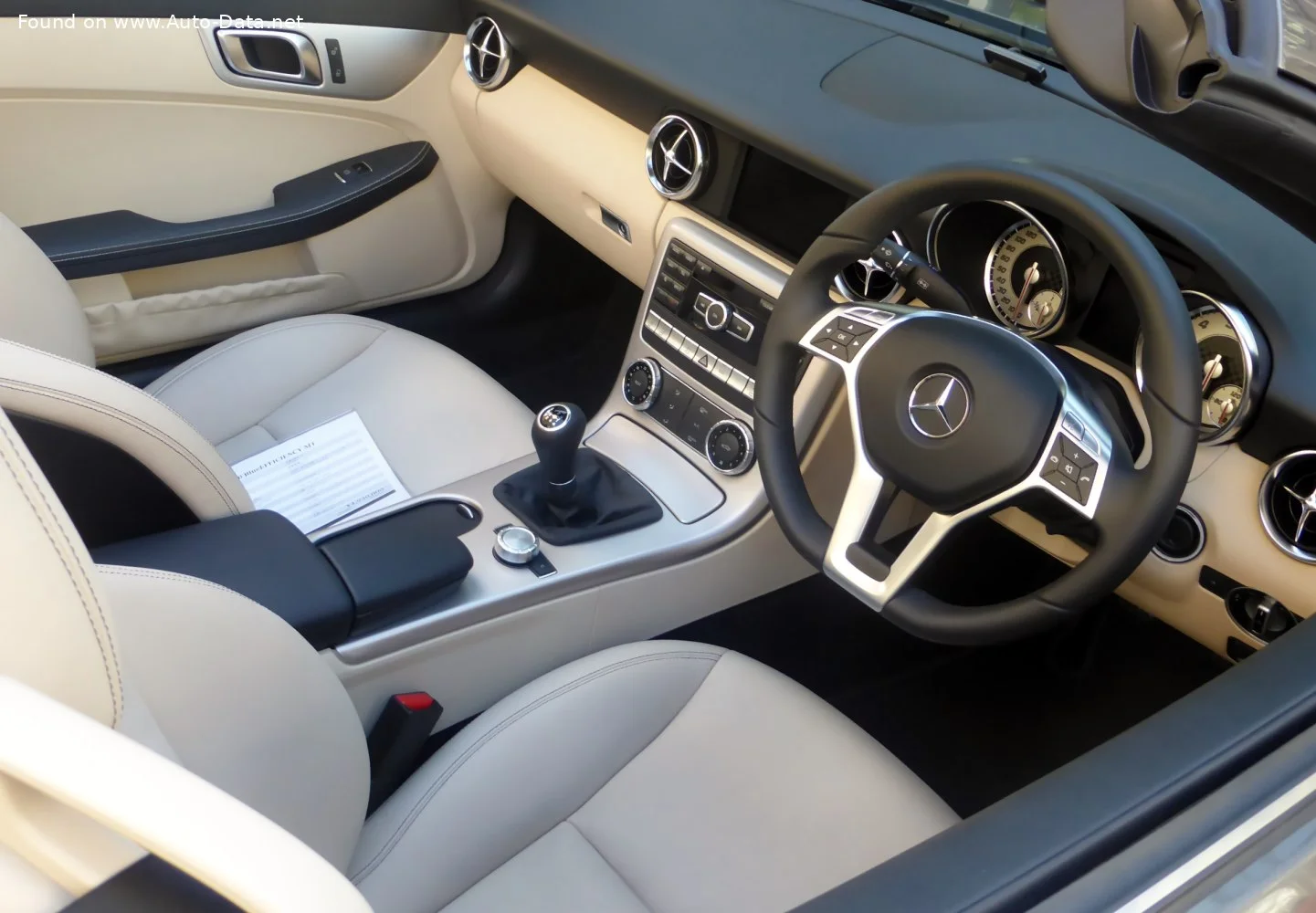 Mercedes-Benz SLK AMG SLK 55 V8 (421 Hp) 7G-TRONIC PLUS2012 - 2015 thumbnail 17