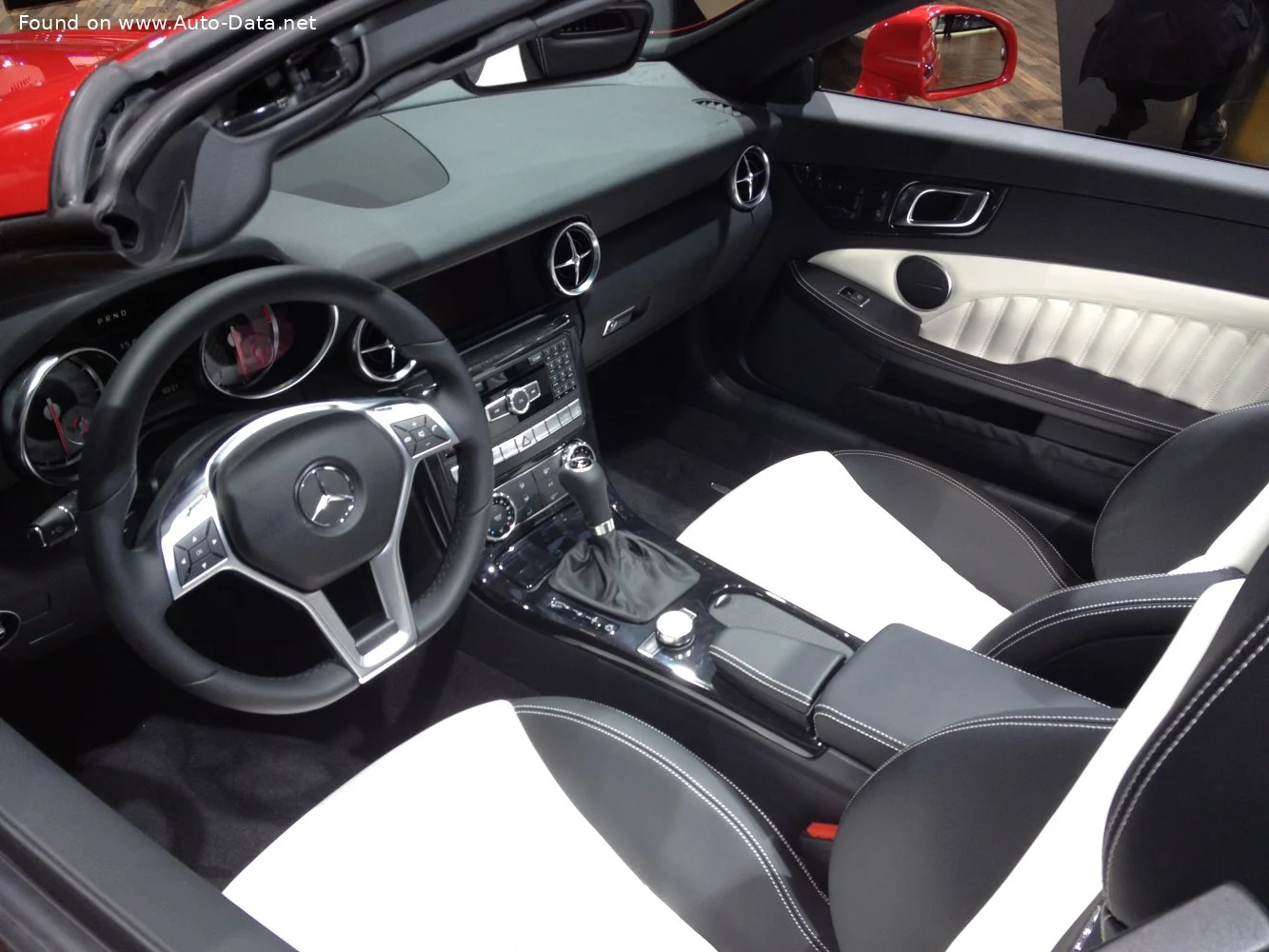 Mercedes-Benz SLK AMG SLK 55 V8 (421 Hp) 7G-TRONIC PLUS2012 - 2015 thumbnail 7