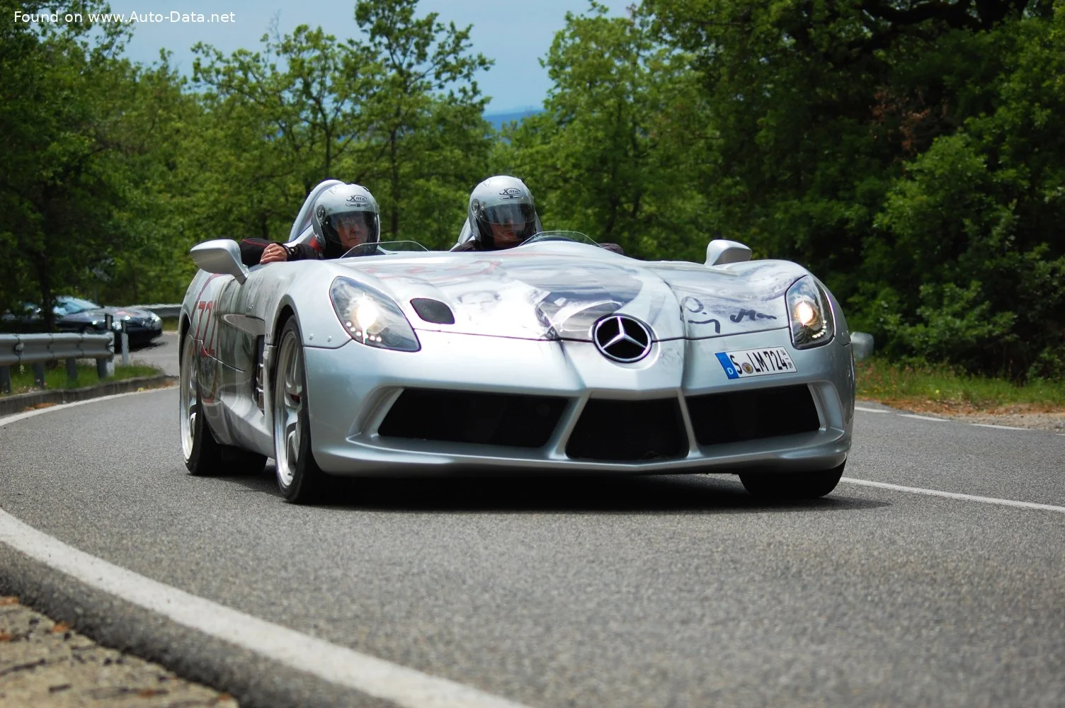 Mercedes-Benz SLR McLaren 5.5 V8 Kompressor (650 Hp) AMG SPEEDSHIFT R2009 - 2009 thumbnail 2