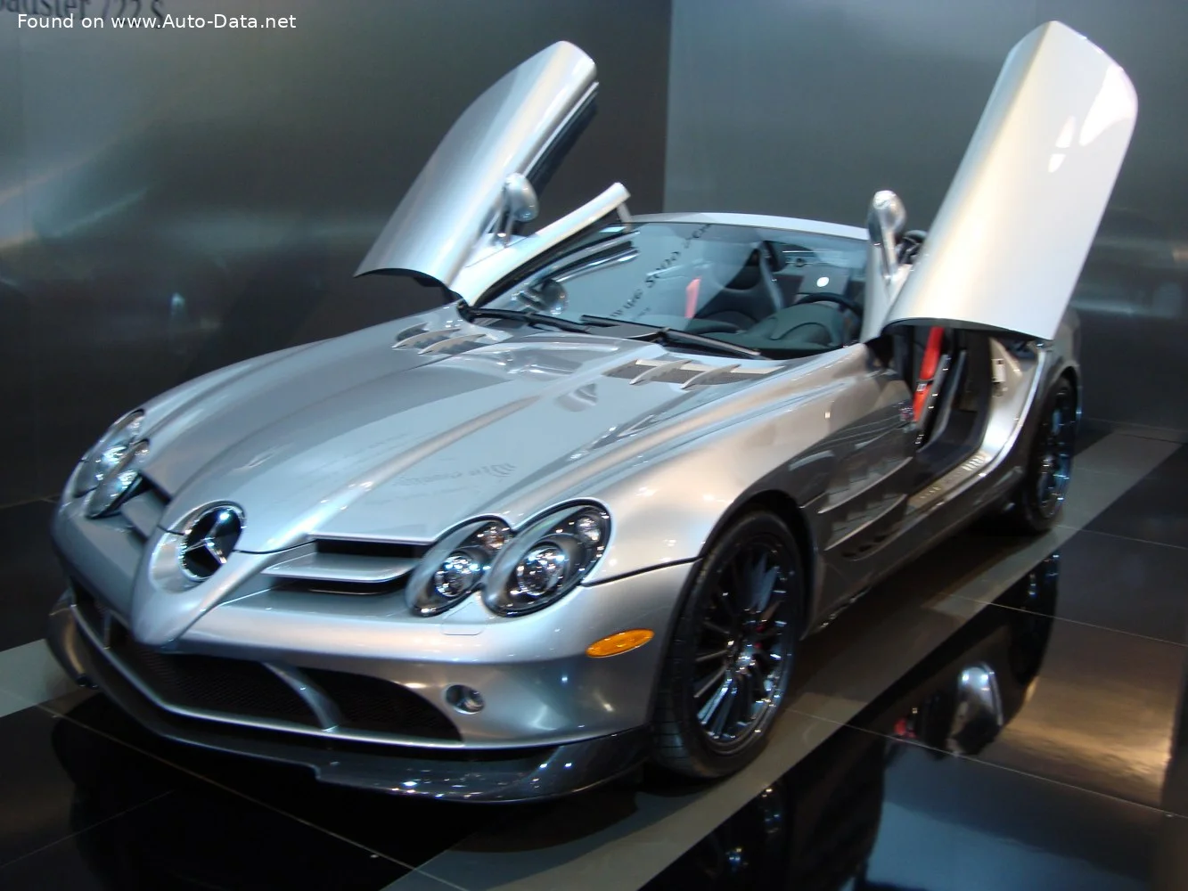 Mercedes-Benz SLR McLaren 5.5 V8 Kompressor (626 Hp) AMG SPEEDSHIFT R2007 - 2009 - 1