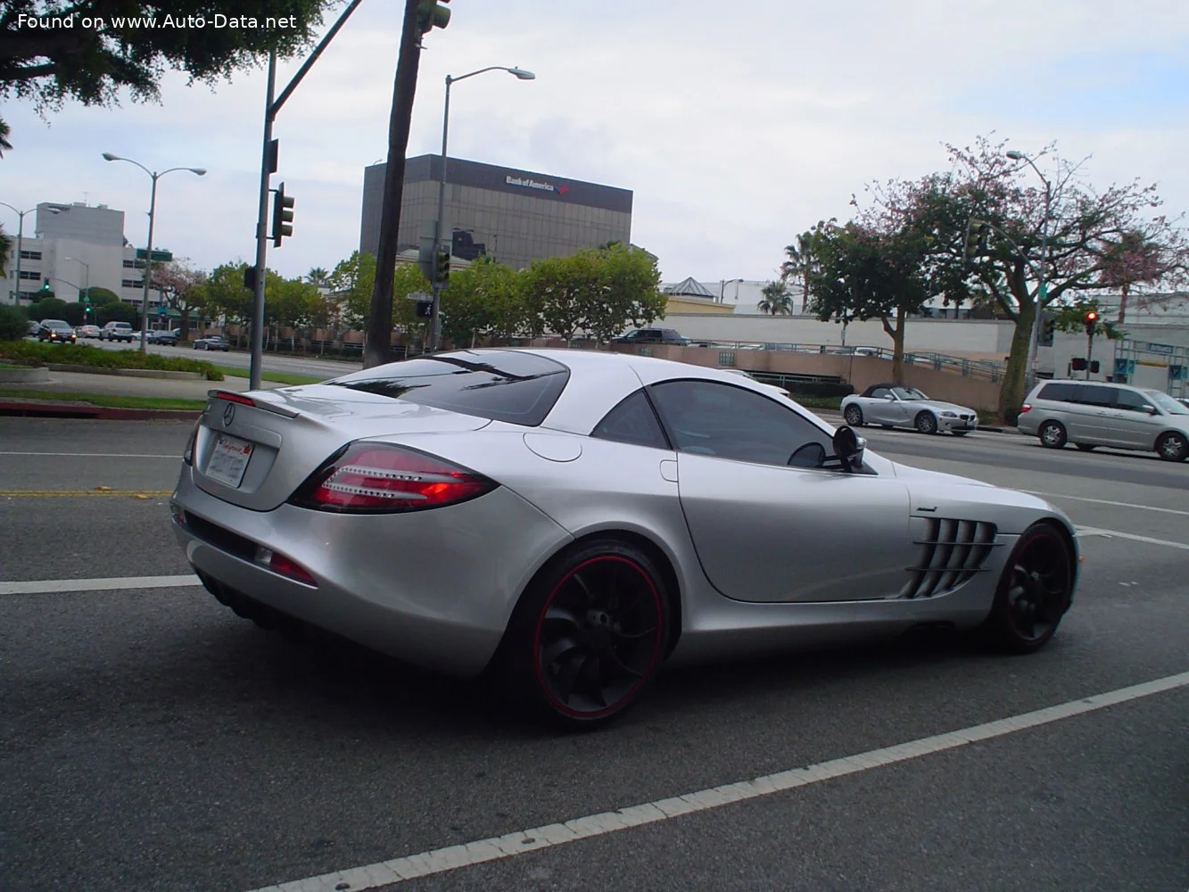 Mercedes-Benz SLR McLaren 5.5 V8 Kompressor (626 Hp) AMG SPEEDSHIFT R2007 - 2009 thumbnail 18
