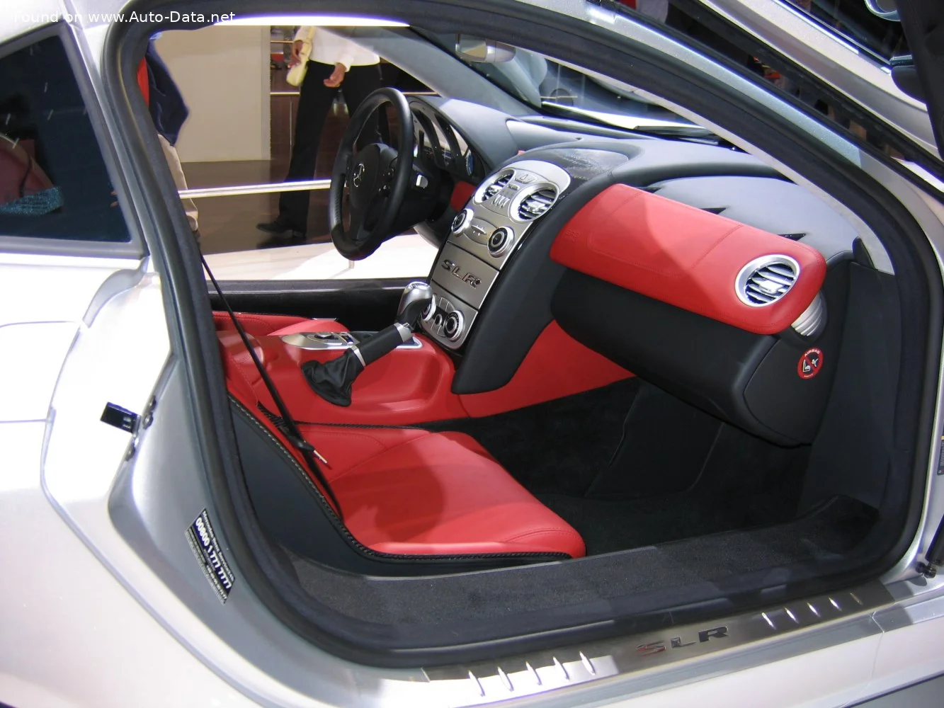 Mercedes-Benz SLR McLaren 5.5 V8 Kompressor (626 Hp) AMG SPEEDSHIFT R2004 - 2008 thumbnail 11