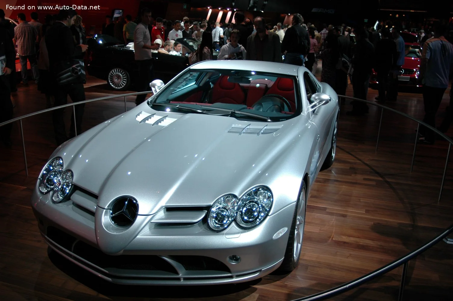 Mercedes-Benz SLR McLaren 5.5 V8 Kompressor (626 Hp) AMG SPEEDSHIFT R2004 - 2008 thumbnail 15