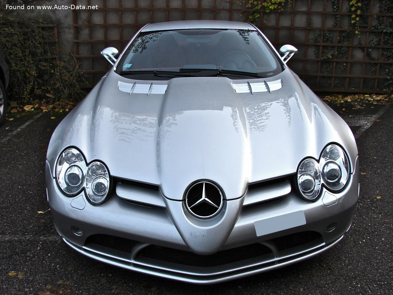 Mercedes-Benz SLR McLaren 5.5 V8 Kompressor (626 Hp) AMG SPEEDSHIFT R2004 - 2008 thumbnail 3