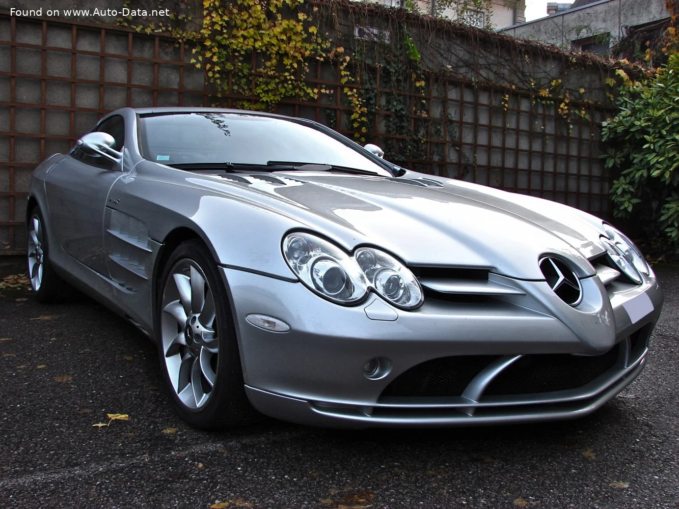 Mercedes-Benz SLR McLaren 5.5 V8 Kompressor (626 Hp) AMG SPEEDSHIFT R2004 - 2008 thumbnail 4