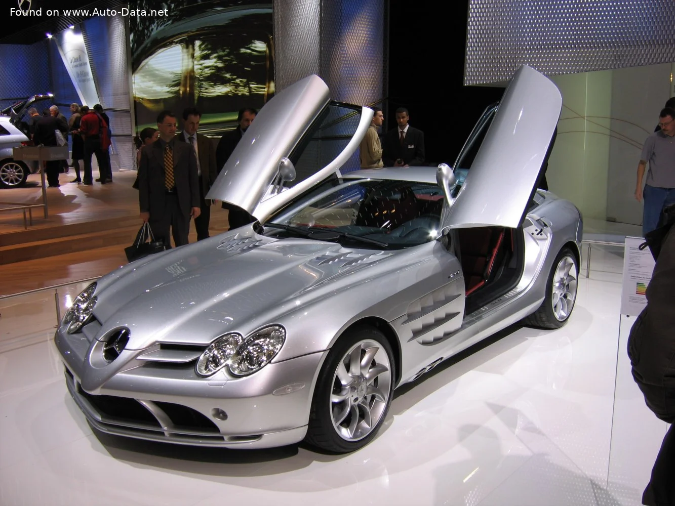 Mercedes-Benz SLR McLaren 5.5 V8 Kompressor (626 Hp) AMG SPEEDSHIFT R2004 - 2008 thumbnail 7