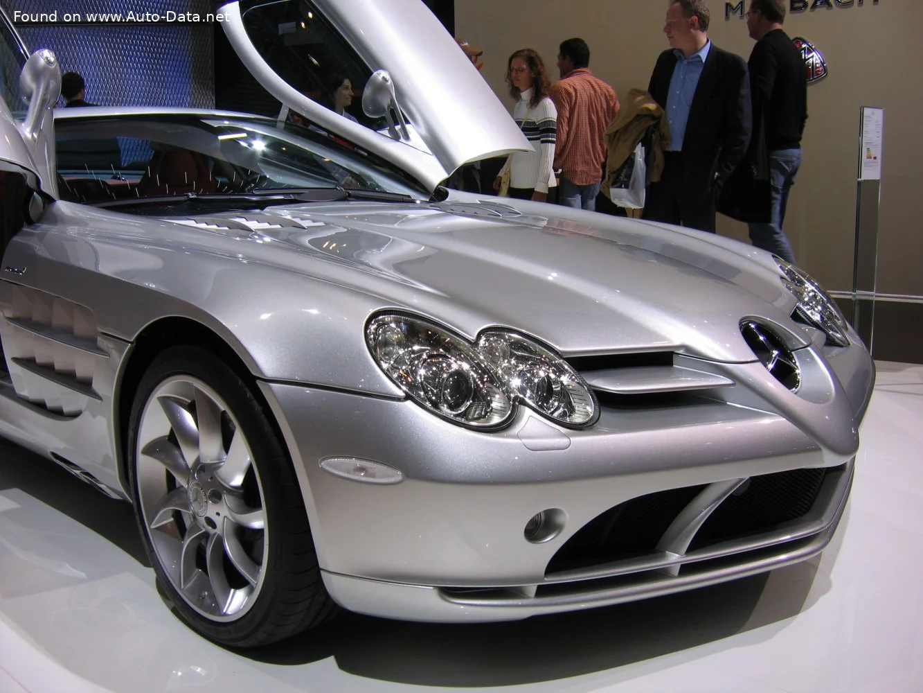 Mercedes-Benz SLR McLaren 5.5 V8 Kompressor (626 Hp) AMG SPEEDSHIFT R2004 - 2008 thumbnail 8