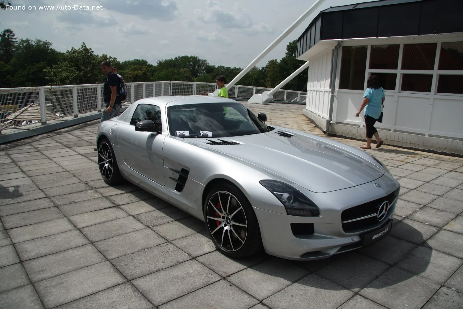 Mercedes-Benz SLS AMG 6.2 V8 (571 Hp) AMG SPEEDSHIFT DCT2010 - 2013 thumbnail 12