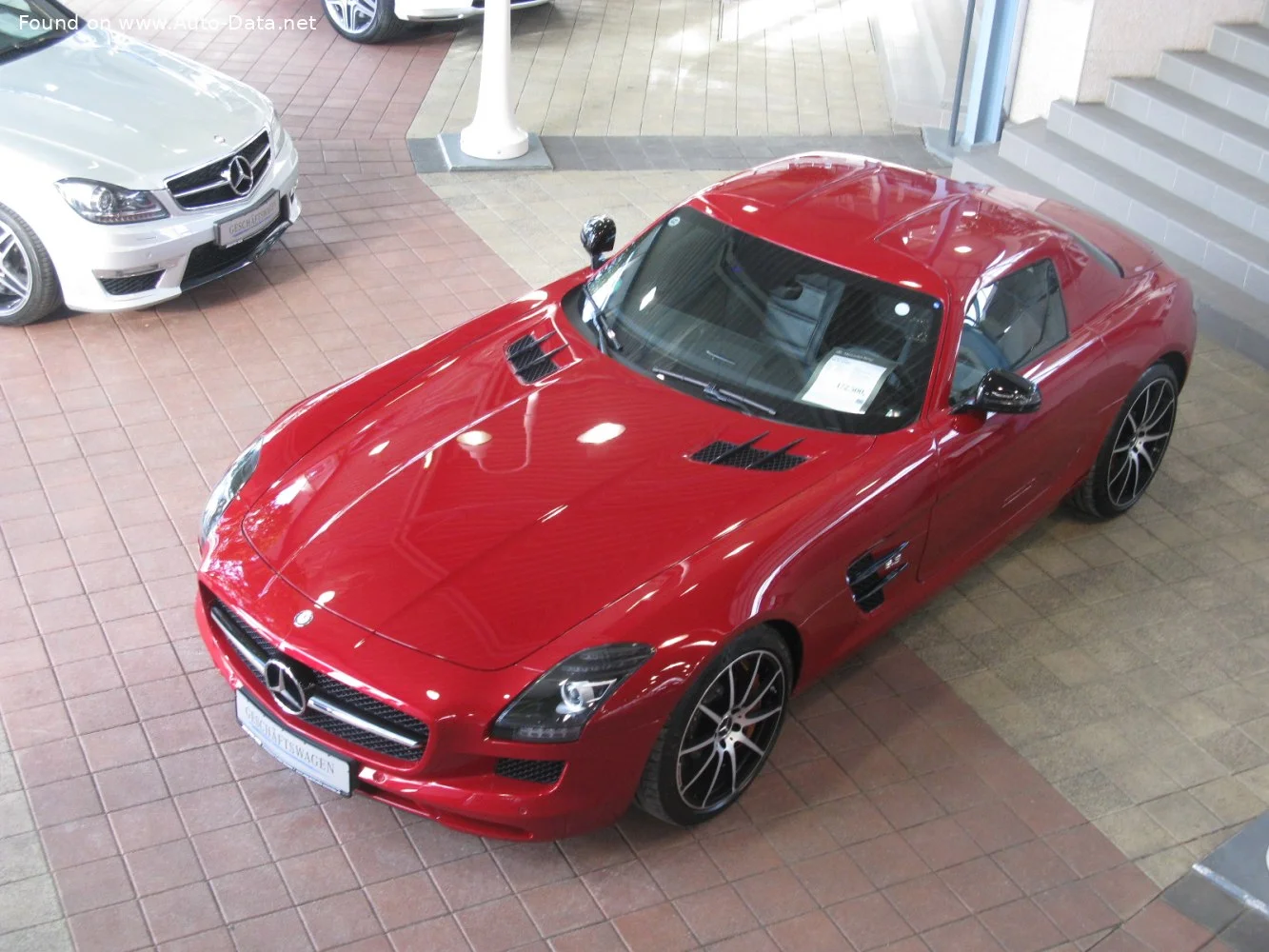 Mercedes-Benz SLS AMG 6.2 V8 (571 Hp) AMG SPEEDSHIFT DCT2010 - 2013 thumbnail 4