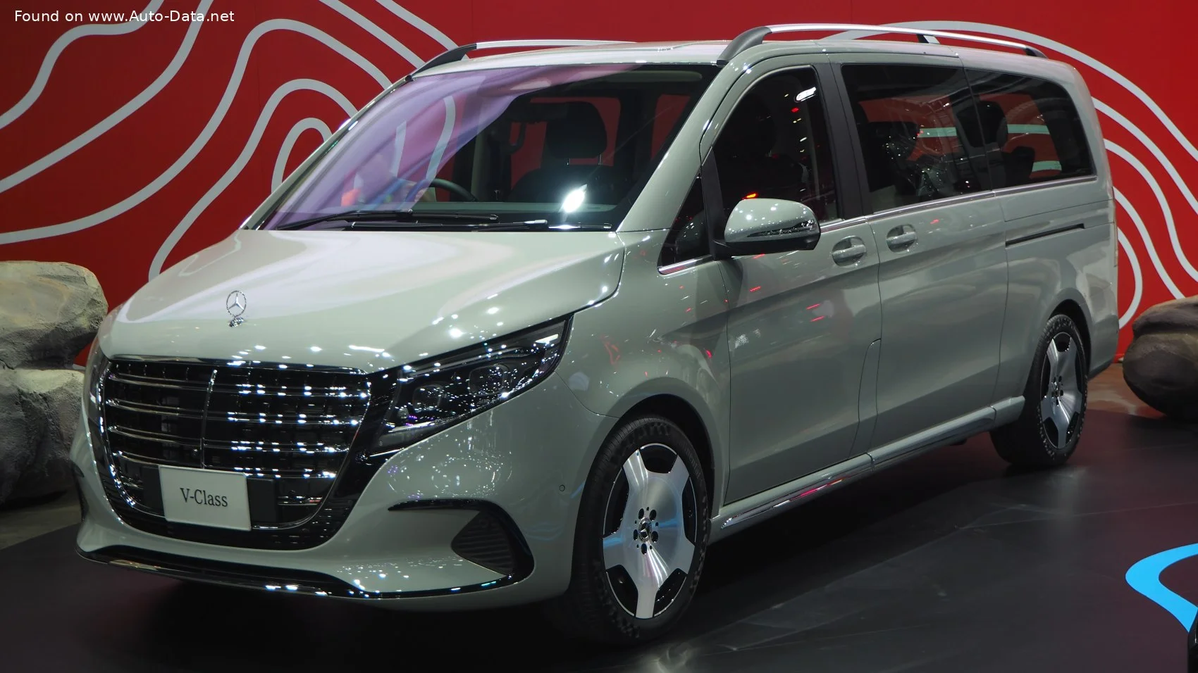 Mercedes-Benz V-class V 220d (163 Hp) 9G-TRONIC2024 - - 1
