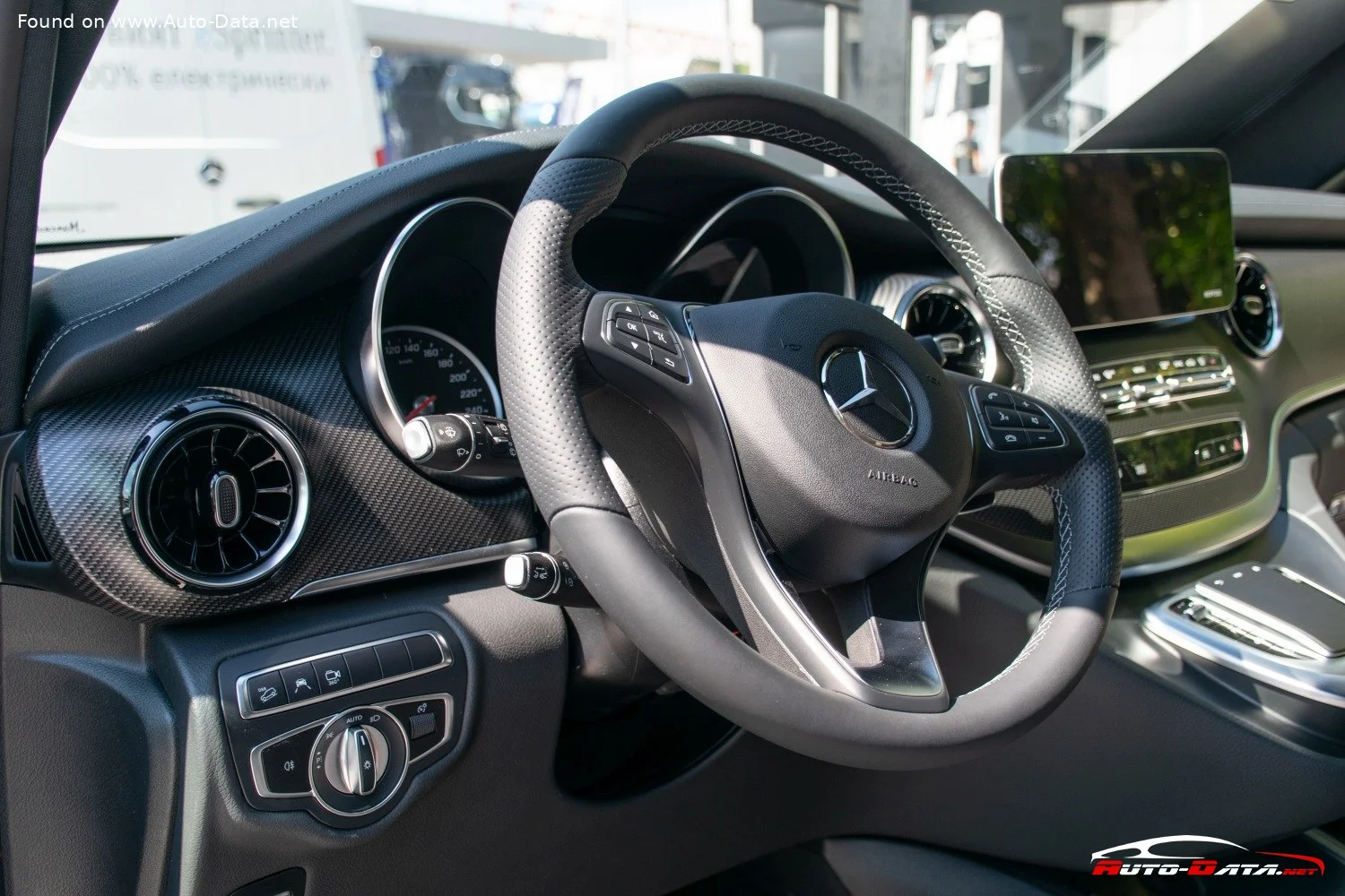 Mercedes-Benz V-class V 220d (163 Hp) 4MATIC 9G-TRONIC2019 - 2023 thumbnail 17