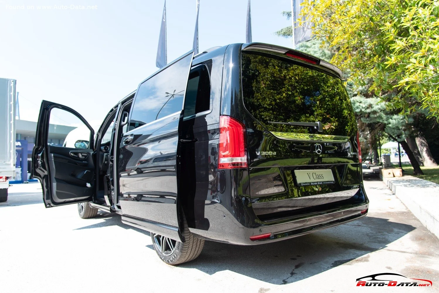 Mercedes-Benz V-class V 220d (163 Hp) 4MATIC 9G-TRONIC2019 - 2023 thumbnail 3