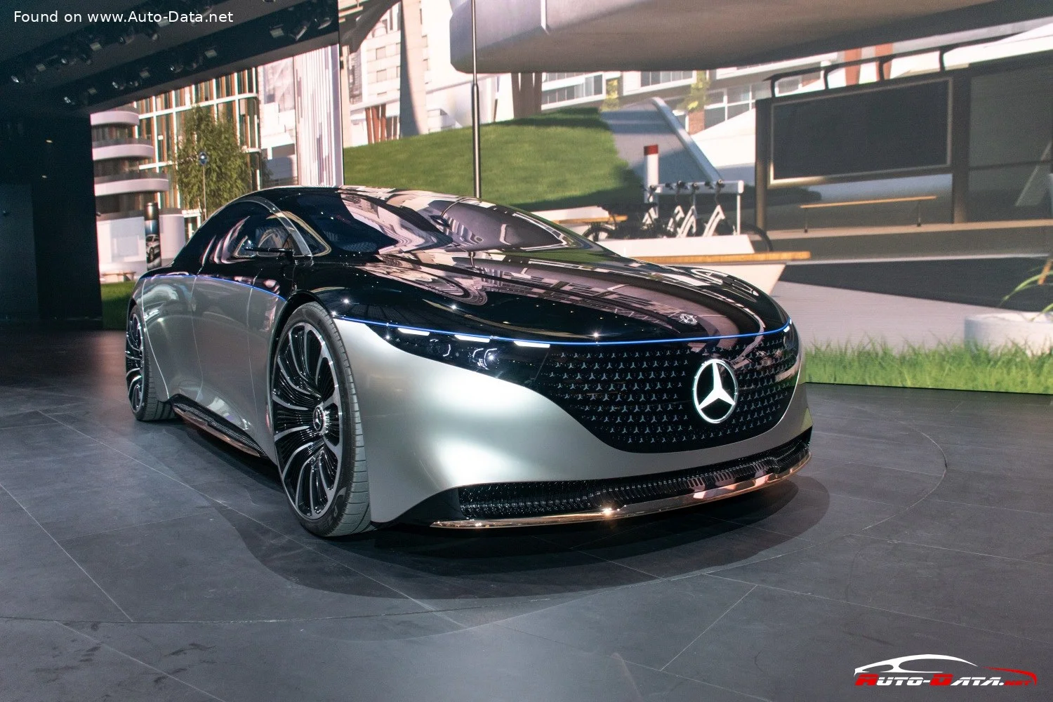 Mercedes-Benz Vision EQS Mercedes-Benz Vision EQS Concept thumbnail 3