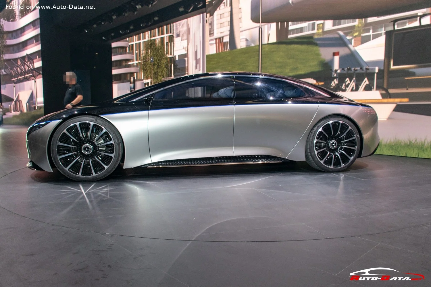 Mercedes-Benz Vision EQS Mercedes-Benz Vision EQS Concept thumbnail 6
