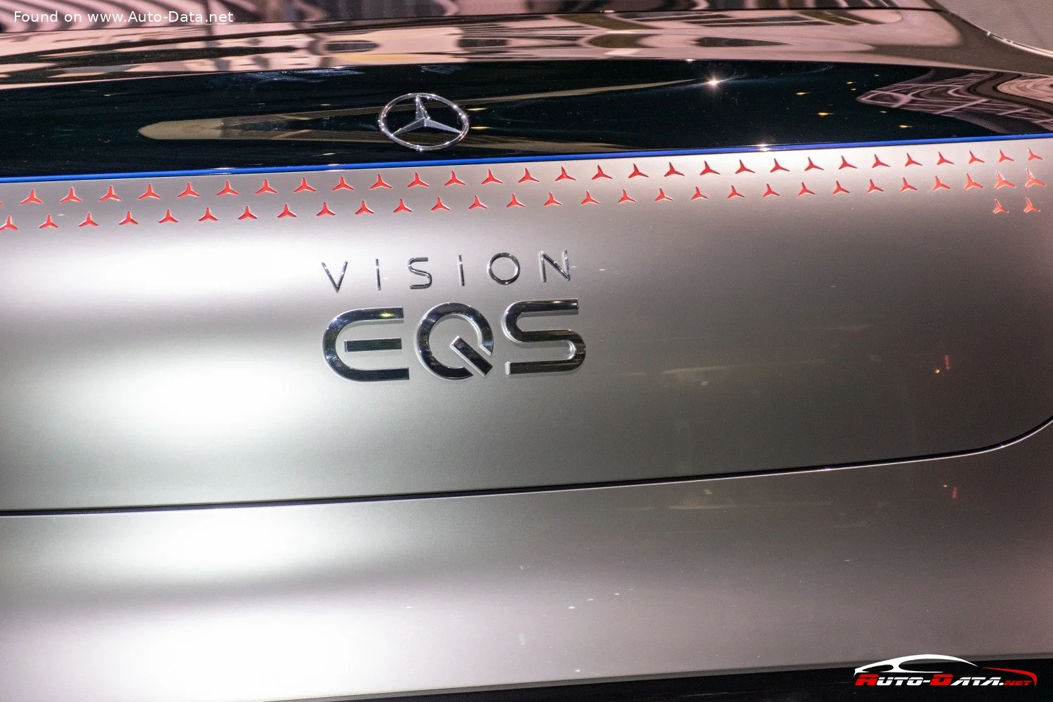 Mercedes-Benz Vision EQS Mercedes-Benz Vision EQS Concept thumbnail 8