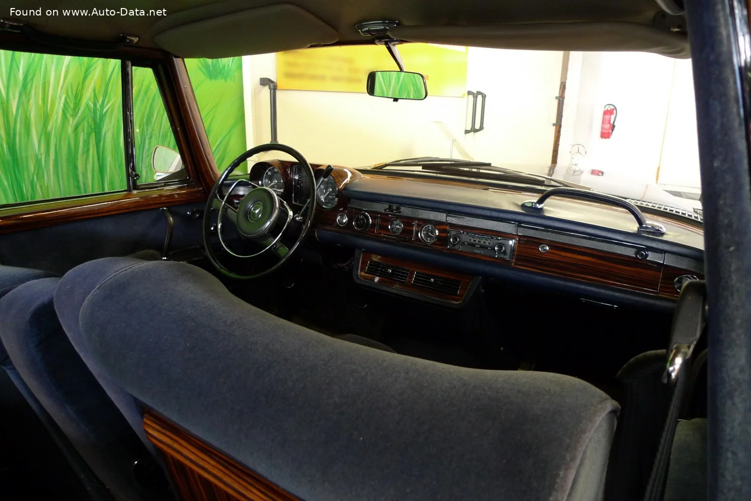 Mercedes-Benz W100 600 V8 (250 Hp) Automatic1963 - 1981 thumbnail 9