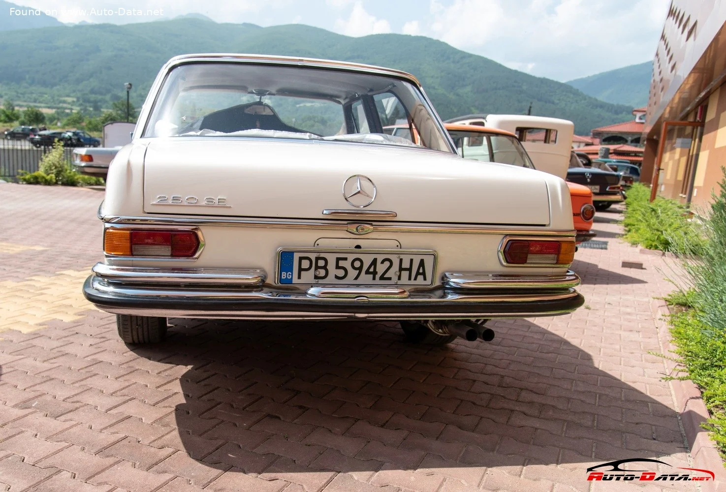 Mercedes-Benz W108 250 S (130 Hp)1965 - 1969 thumbnail 12