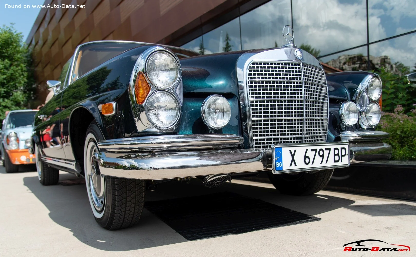 Mercedes-Benz W111 220 SEb (120 Hp)1961 - 1965 thumbnail 2