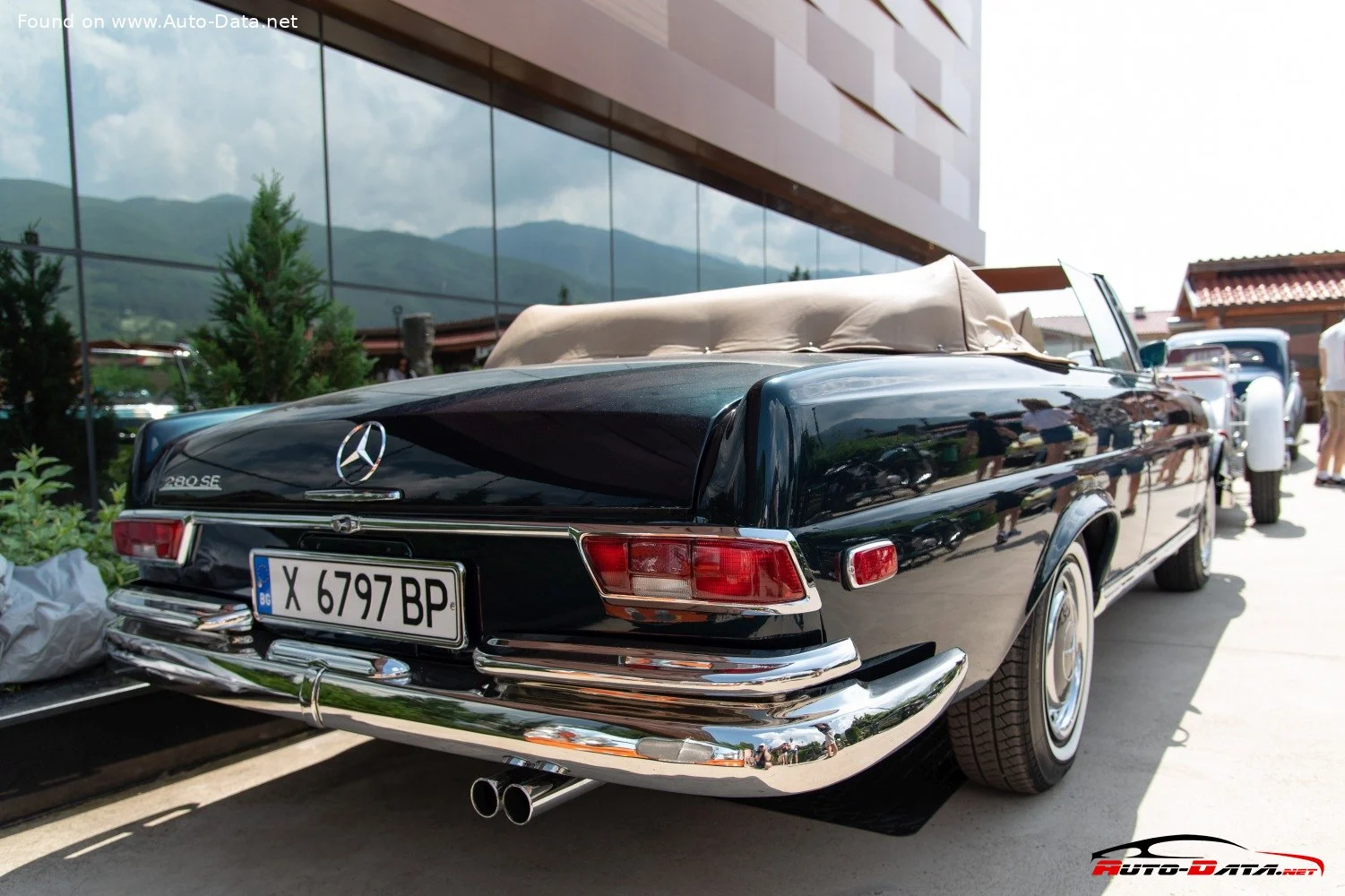 Mercedes-Benz W111 220 SEb (120 Hp)1961 - 1965 thumbnail 3
