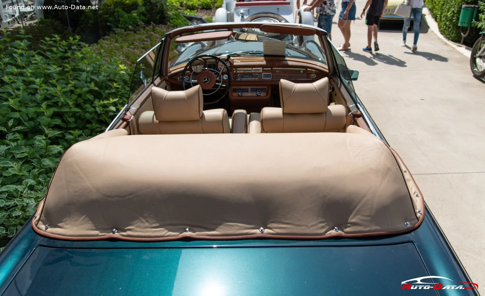 Mercedes-Benz W111 220 SEb (120 Hp)1961 - 1965 thumbnail 5