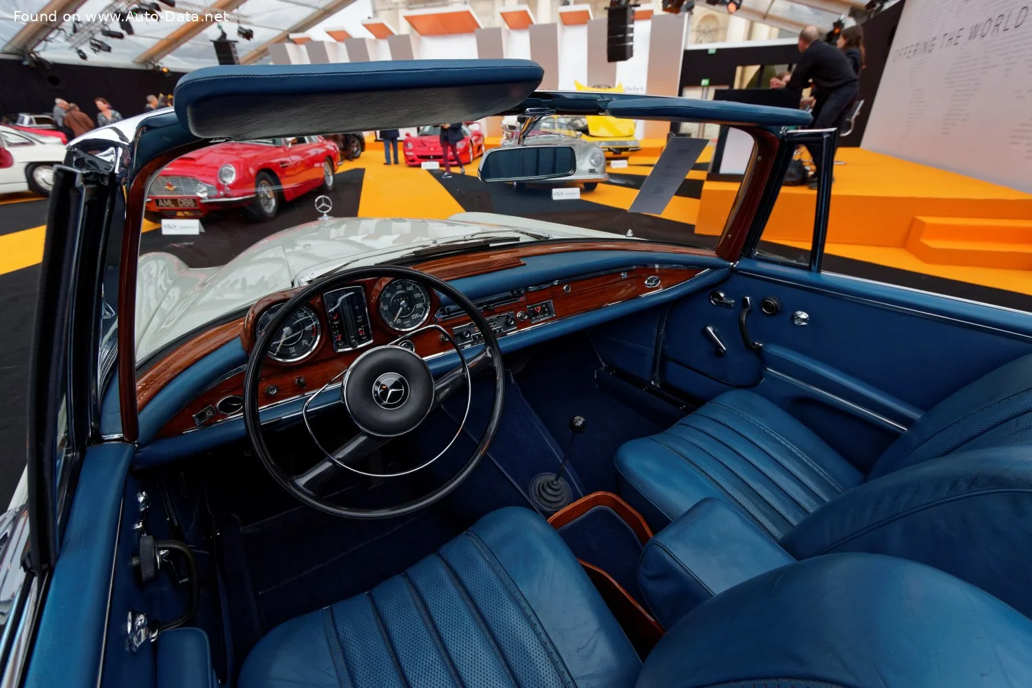 Mercedes-Benz W112 300 SE (160 Hp)1962 - 1964 thumbnail 3