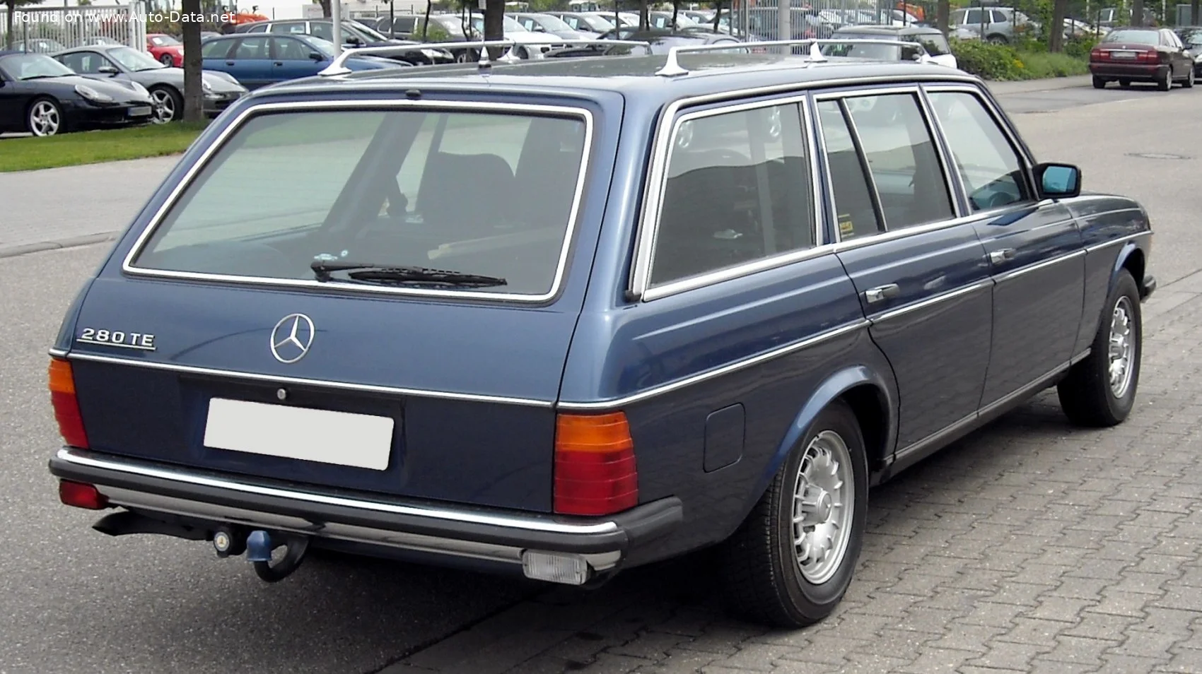 Mercedes-Benz W123 200 T (101 Hp)1980 - 1985 thumbnail 15