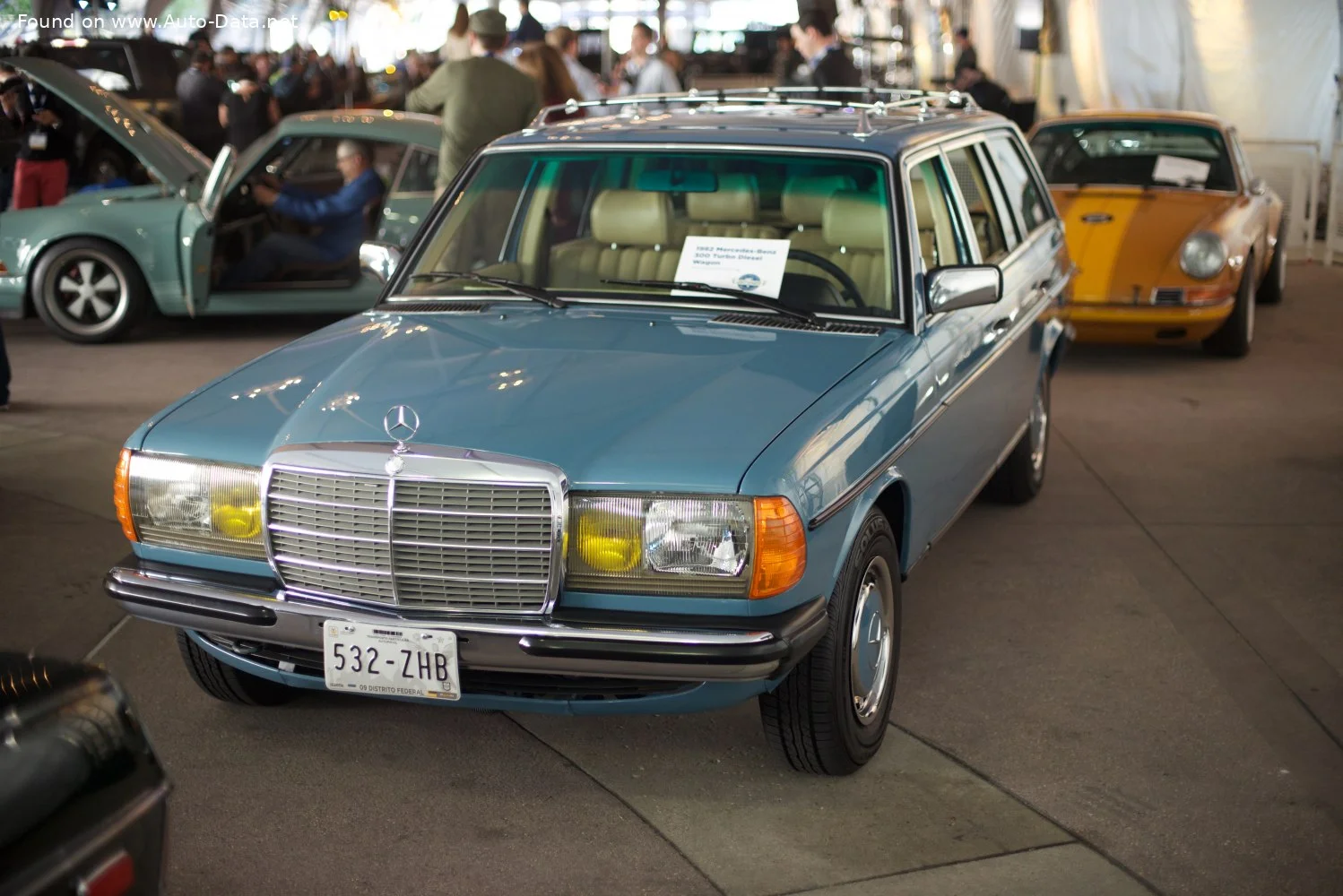 Mercedes-Benz W123 200 T (101 Hp)1980 - 1985 thumbnail 3