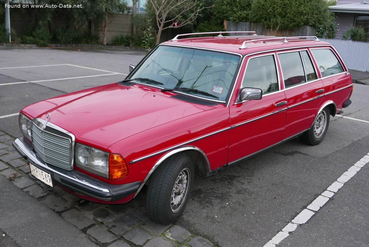 Mercedes-Benz W123 200 T (101 Hp)1980 - 1985 thumbnail 10