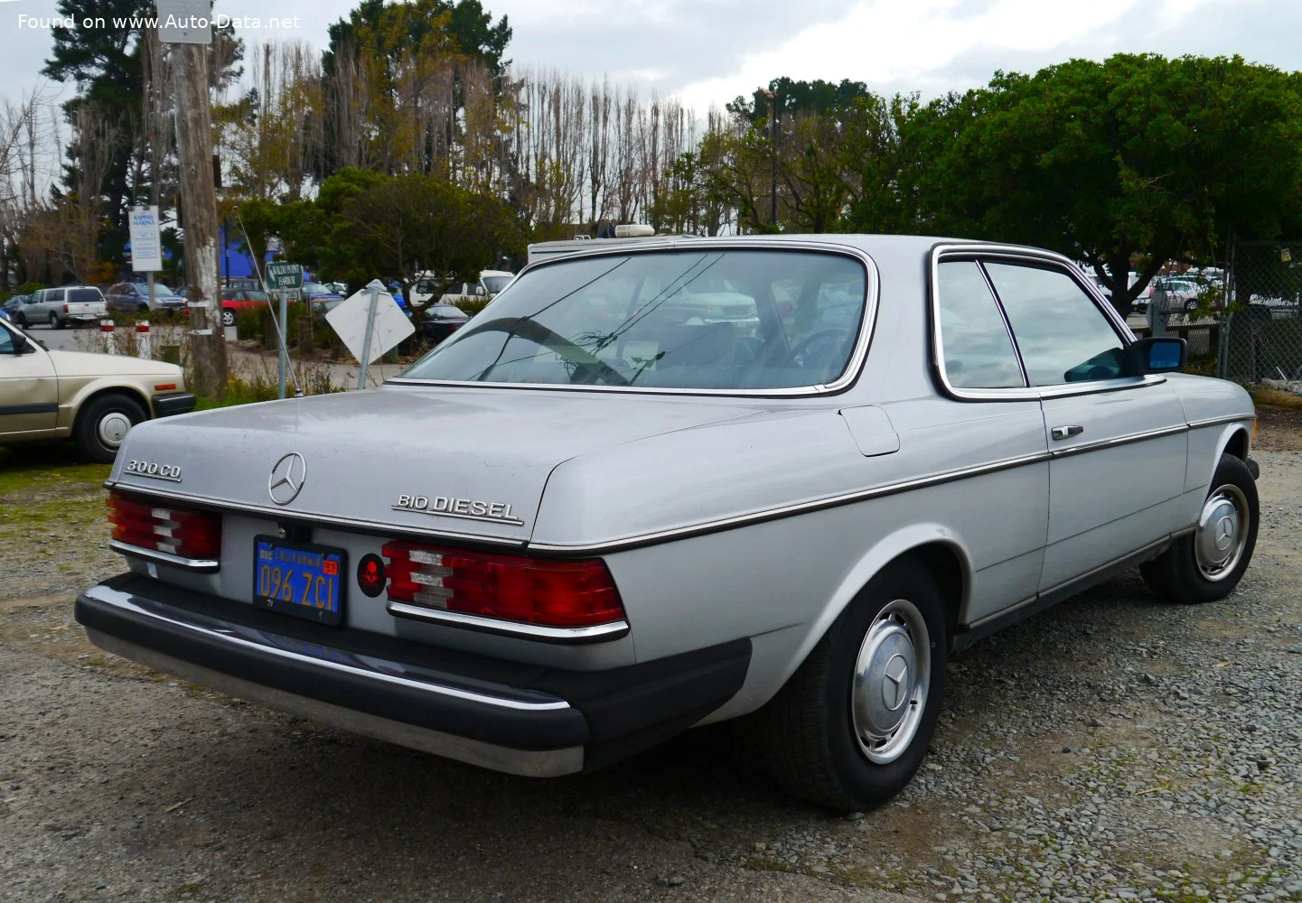 Mercedes-Benz W123 230 C (109 Hp)1976 - 1980 thumbnail 15