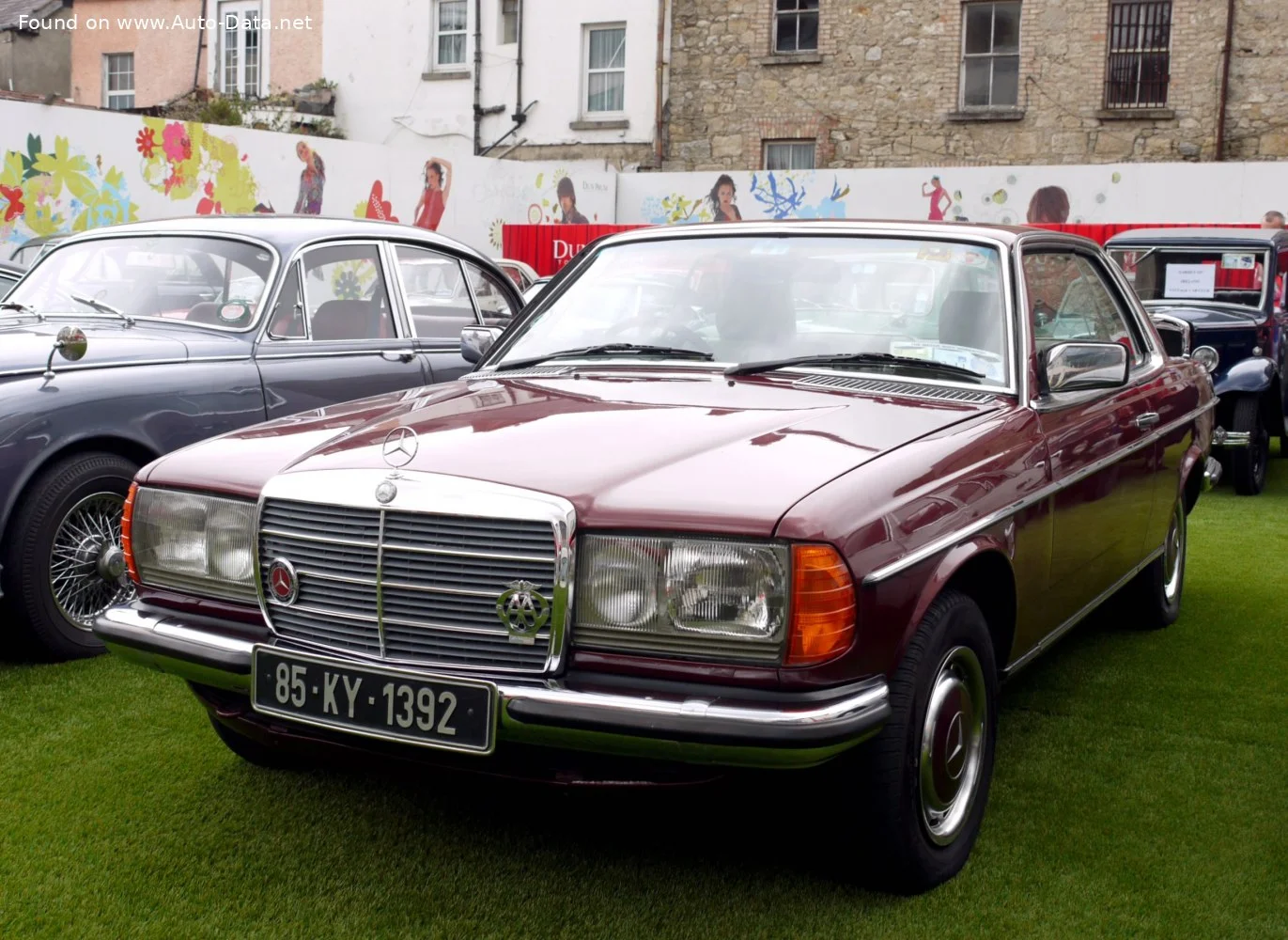 Mercedes-Benz W123 230 C (109 Hp)1976 - 1980 thumbnail 8