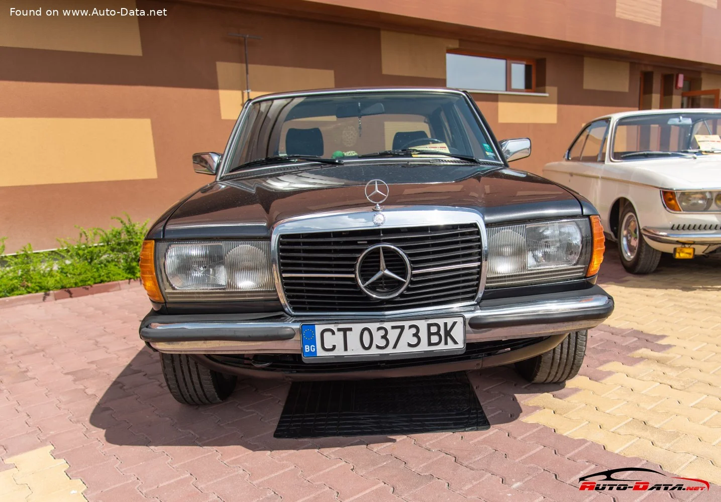 Mercedes-Benz W123 200 (109 Hp)1979 - 1985 thumbnail 11