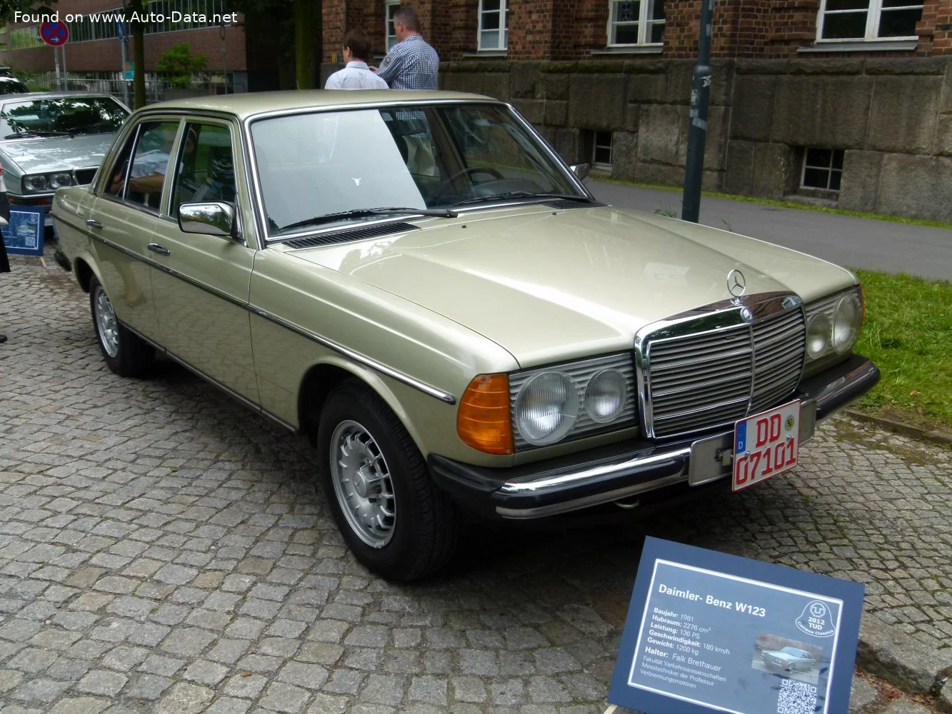 Mercedes-Benz W123 200 (109 Hp)1979 - 1985 thumbnail 3